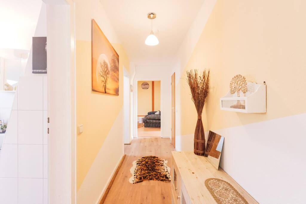 - 3-Bedroom Apartment Luxury: Central & Spacious In Duisburg & Big Tv And Kitchen - المظهر الخارجي الصورة