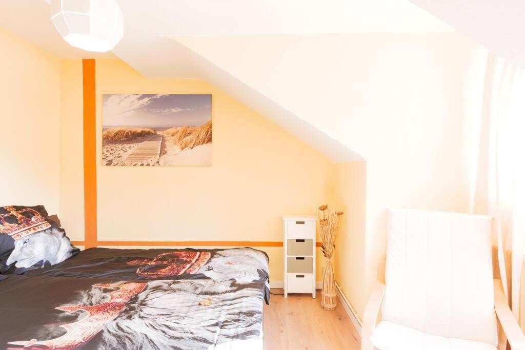 - 3-Bedroom Apartment Luxury: Central & Spacious In Duisburg & Big Tv And Kitchen - المظهر الخارجي الصورة