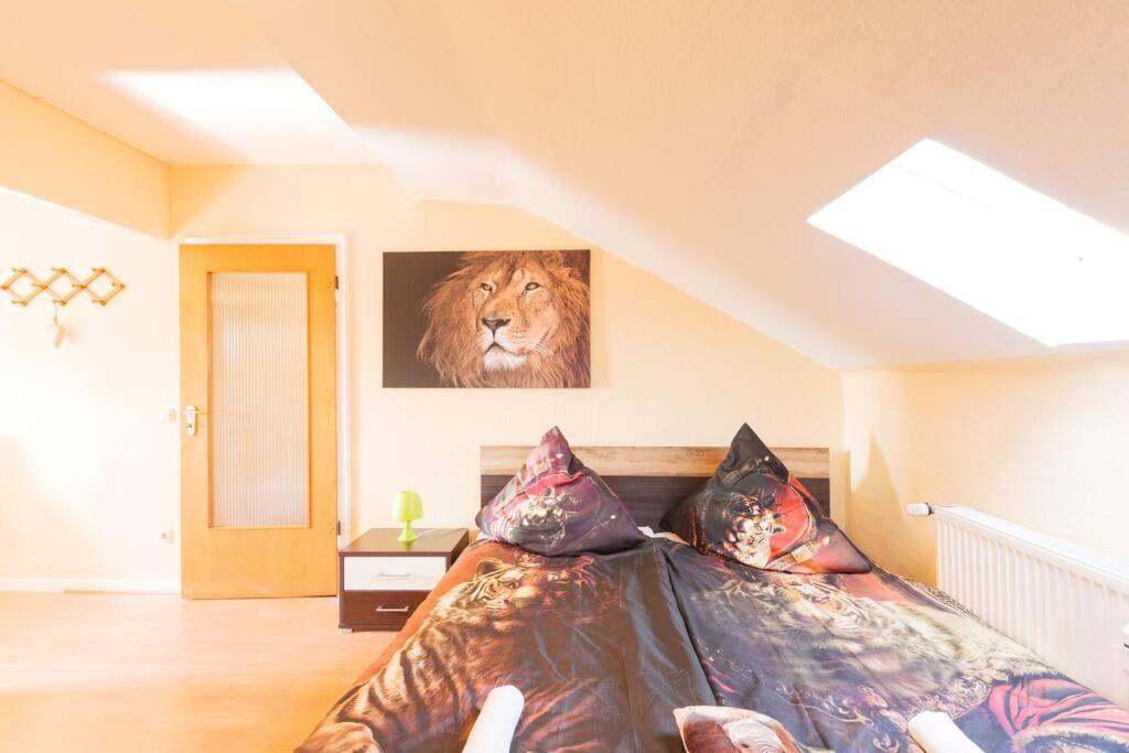 - 3-Bedroom Apartment Luxury: Central & Spacious In Duisburg & Big Tv And Kitchen - المظهر الخارجي الصورة