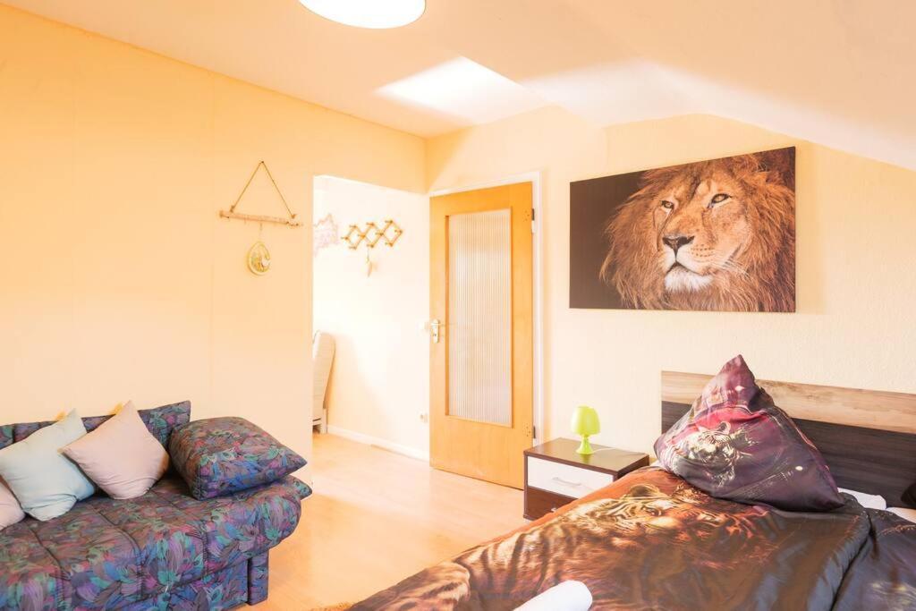 - 3-Bedroom Apartment Luxury: Central & Spacious In Duisburg & Big Tv And Kitchen - المظهر الخارجي الصورة